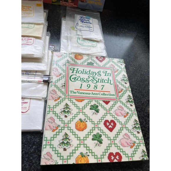 Vtg Embroidery Package Lot Of Cross Stitch Fabric Books Patterns Hoops Magnifier - Picture 5 of 5